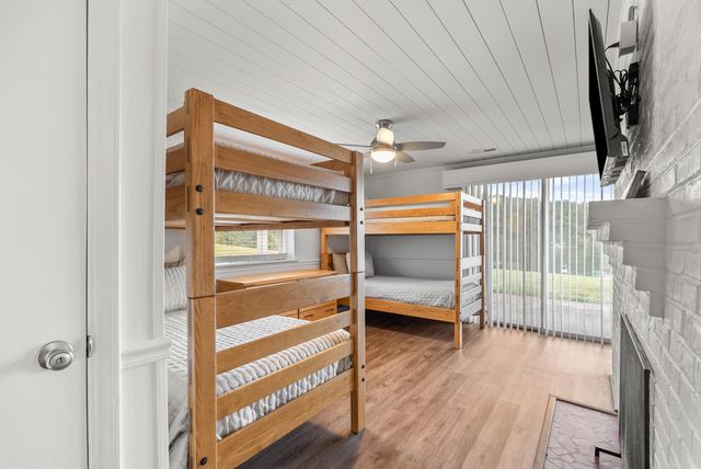 1193 Rebel LN, Goodview, VA 24095