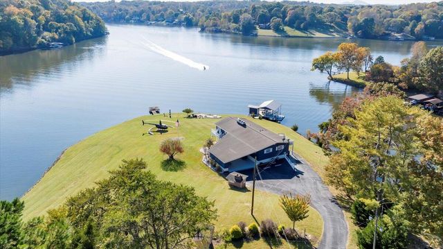 1193 Rebel LN, Goodview, VA 24095