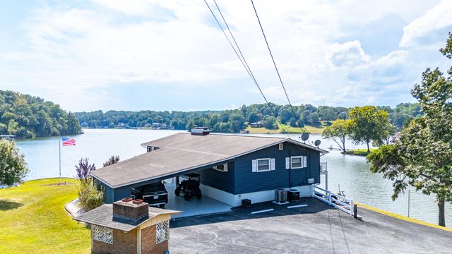 1193 Rebel LN, Goodview, VA 24095