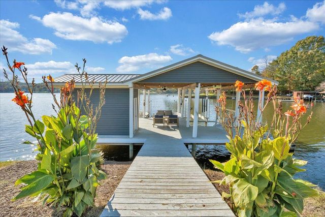 1193 Rebel LN, Goodview, VA 24095