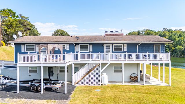 1193 Rebel LN, Goodview, VA 24095