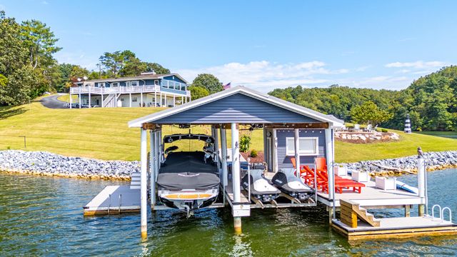 1193 Rebel LN, Goodview, VA 24095