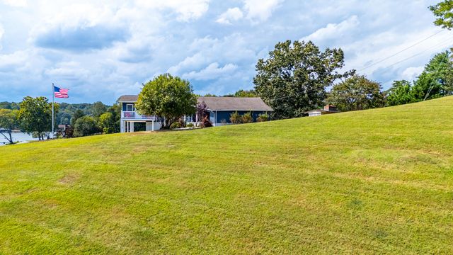 1193 Rebel LN, Goodview, VA 24095
