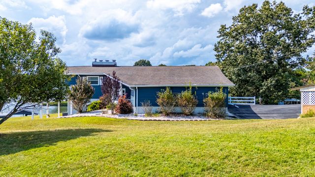 1193 Rebel LN, Goodview, VA 24095