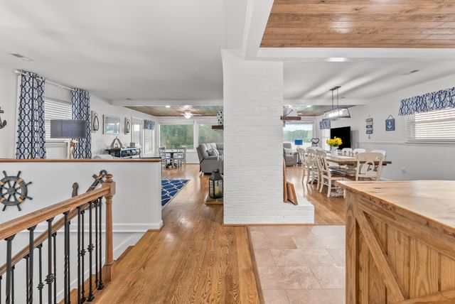1193 Rebel LN, Goodview, VA 24095