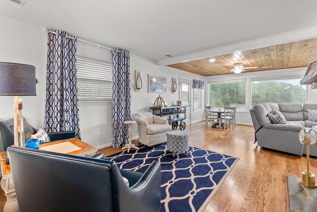1193 Rebel LN, Goodview, VA 24095