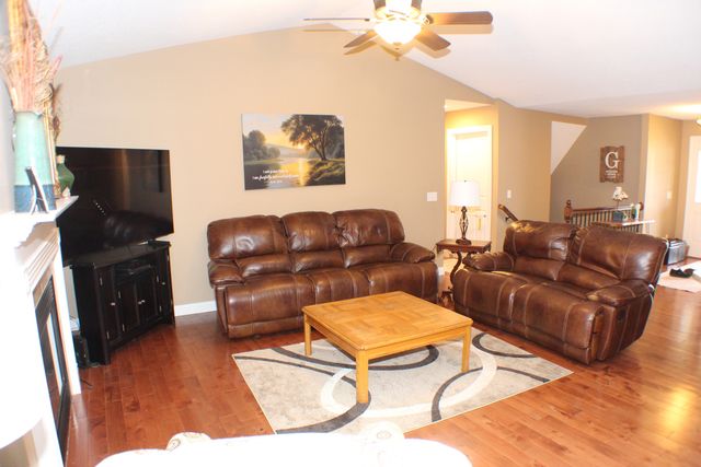 601 N 6th St Circle, Princeton, IA 52768