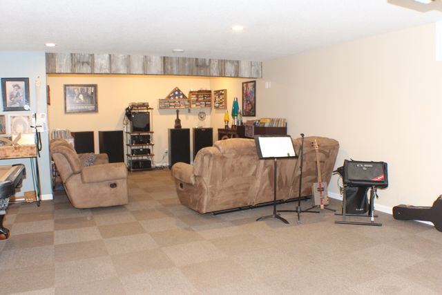 601 N 6th St Circle, Princeton, IA 52768