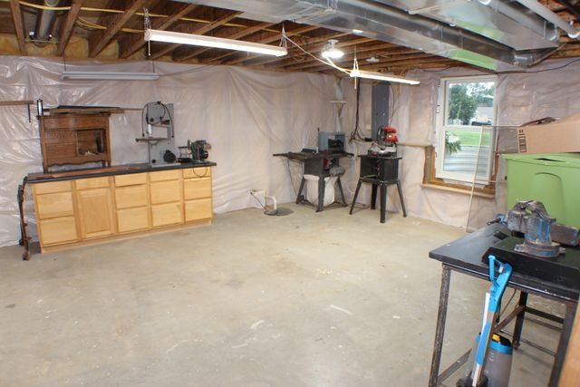 601 N 6th St Circle, Princeton, IA 52768