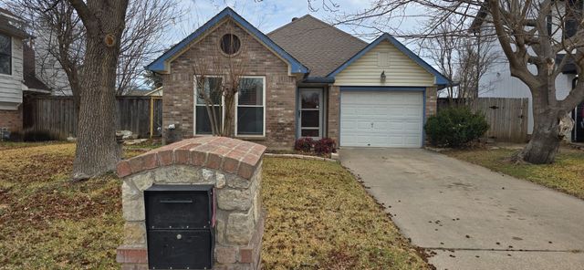 4661 Birchbend Lane, Fort Worth, TX 76137