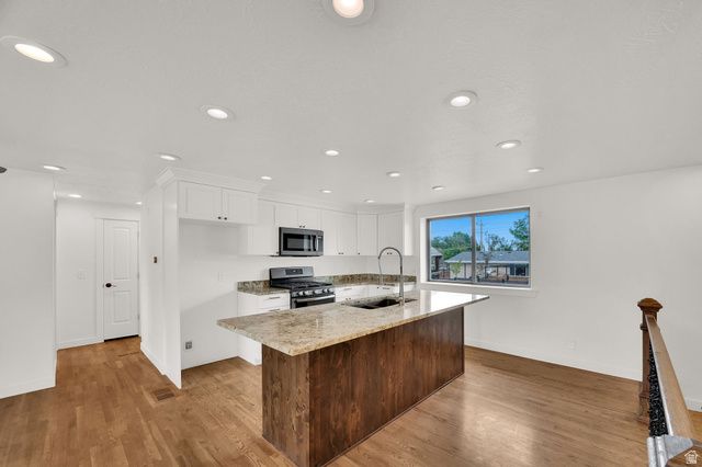 521 E 8045 S, Sandy, UT 84070