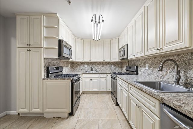 135 Route 306 111, Monsey, NY 10952
