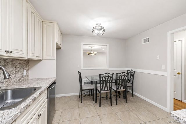 135 Route 306 111, Monsey, NY 10952
