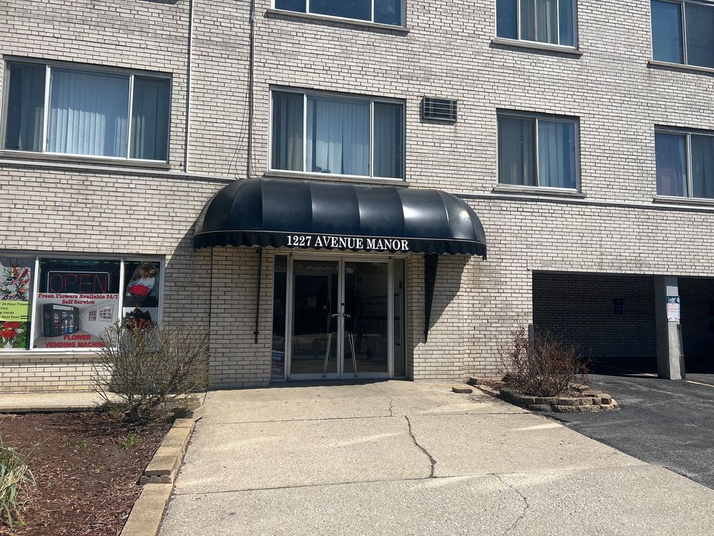 1227 S Harlem Avenue 512, Berwyn, IL 60402