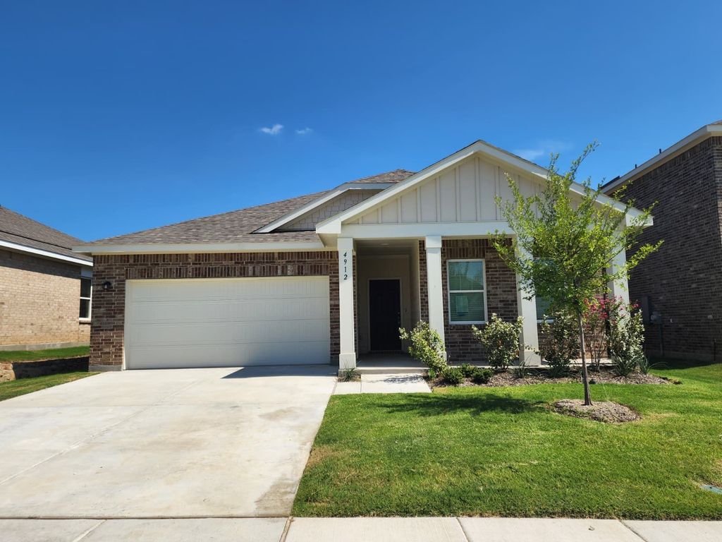 4912 Mccoy Drive, Fort Worth, TX 76179