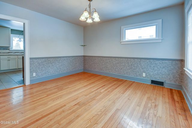 110 E Montgomery Street, Johnstown, NY 12095