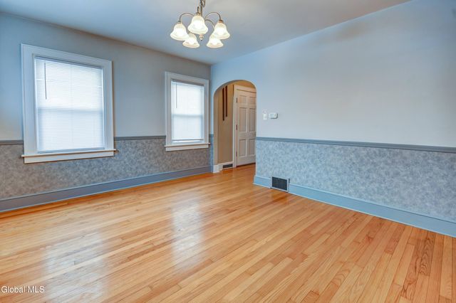 110 E Montgomery Street, Johnstown, NY 12095