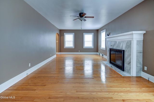 110 E Montgomery Street, Johnstown, NY 12095