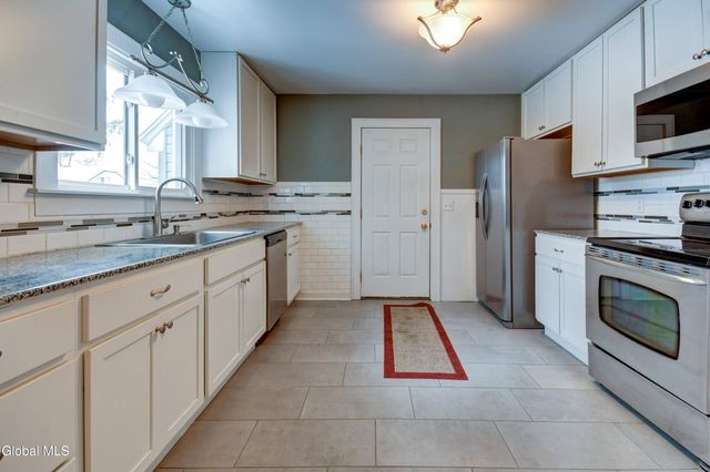 110 E Montgomery Street, Johnstown, NY 12095