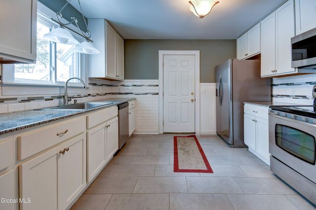 110 E Montgomery Street, Johnstown, NY 12095