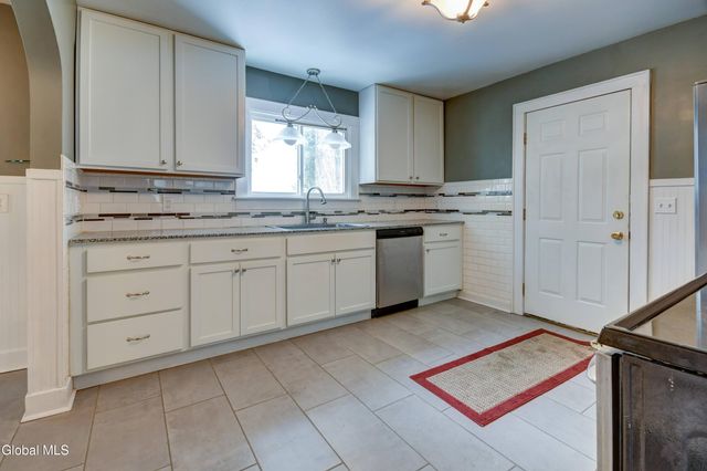 110 E Montgomery Street, Johnstown, NY 12095