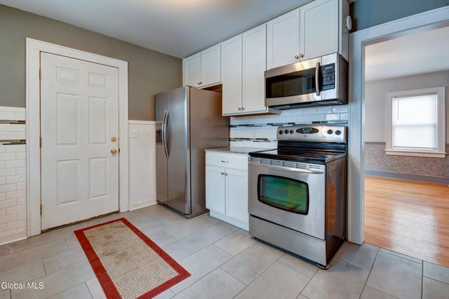 110 E Montgomery Street, Johnstown, NY 12095