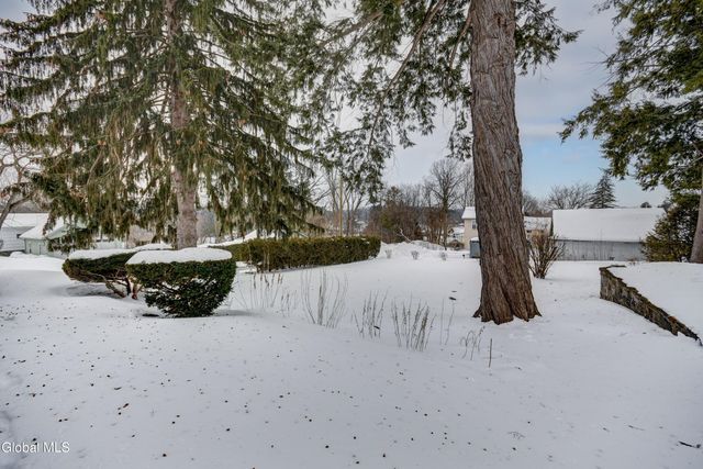 110 E Montgomery Street, Johnstown, NY 12095