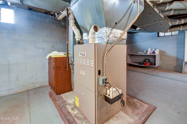 110 E Montgomery Street, Johnstown, NY 12095