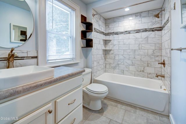 110 E Montgomery Street, Johnstown, NY 12095