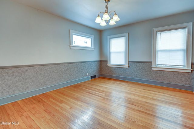 110 E Montgomery Street, Johnstown, NY 12095