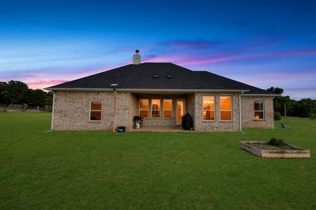 2000 Sweet Springs Road, Weatherford, TX 76088