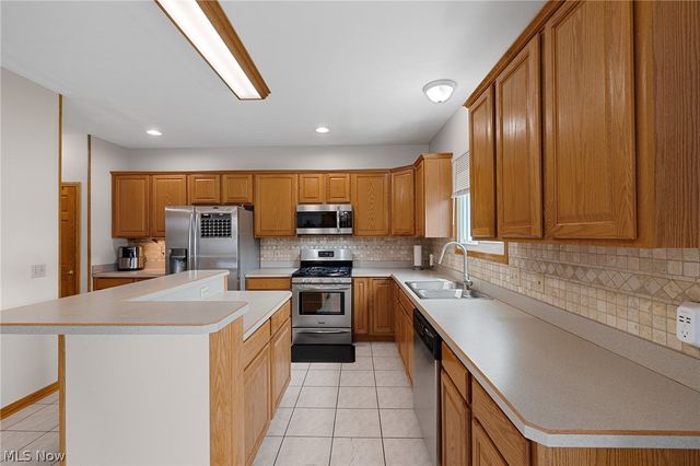 13435 Glenbrook Drive, Strongsville, OH 44136