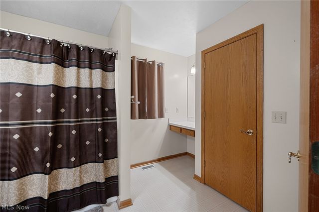 13435 Glenbrook Drive, Strongsville, OH 44136