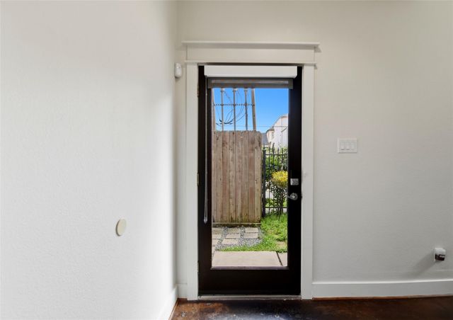 1512 Crockett Street A, Houston, TX 77007