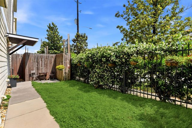 1512 Crockett Street A, Houston, TX 77007