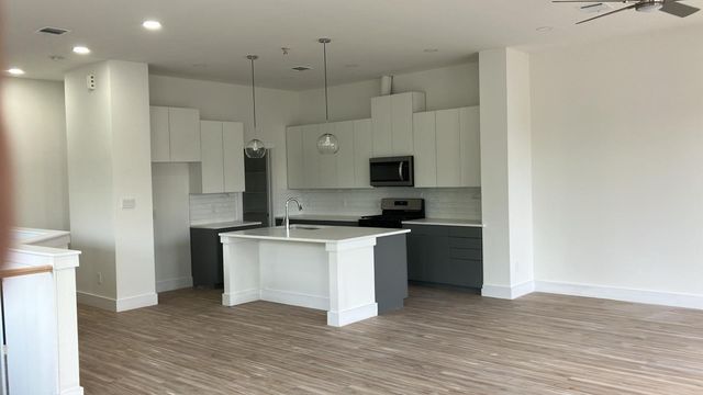2105 Holman, Houston, TX 77004