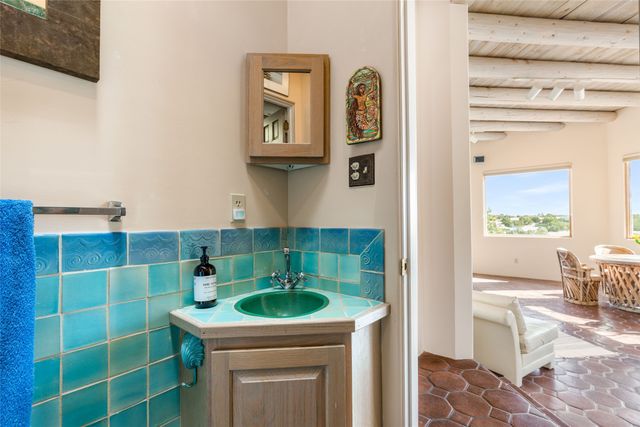 5 Cerrado Court, Santa Fe, NM 87508