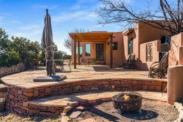 5 Cerrado Court, Santa Fe, NM 87508
