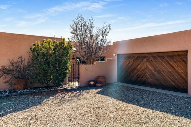 5 Cerrado Court, Santa Fe, NM 87508
