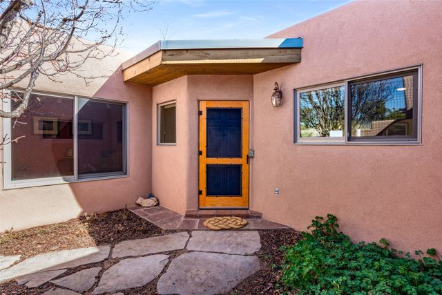 5 Cerrado Court, Santa Fe, NM 87508