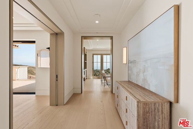 18 Swimmers Point, Newport Coast, CA 92657