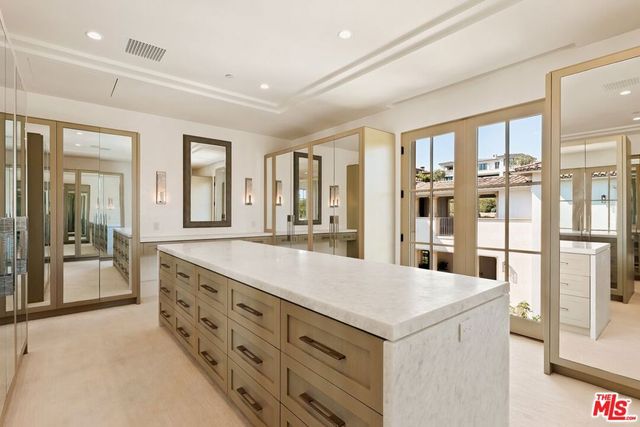 18 Swimmers Point, Newport Coast, CA 92657