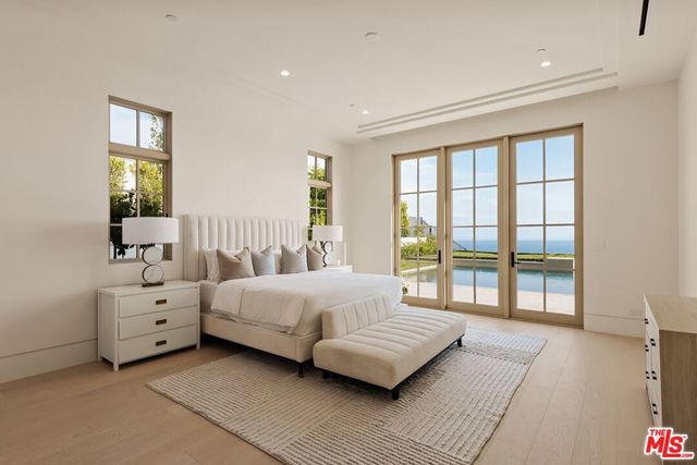 18 Swimmers Point, Newport Coast, CA 92657