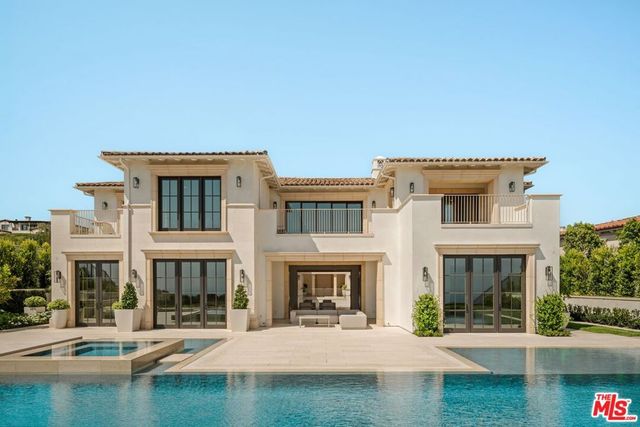 18 Swimmers Point, Newport Coast, CA 92657
