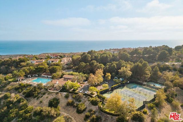 18 Swimmers Point, Newport Coast, CA 92657