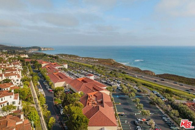 18 Swimmers Point, Newport Coast, CA 92657