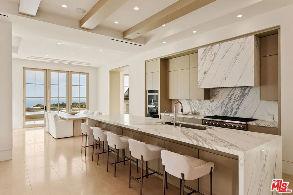 Image 3 of property listing at 18 Swimmers Point, Newport Coast, CA 92657