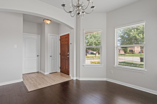 141 Toma Hawk Drive, Greenville, TX 75402