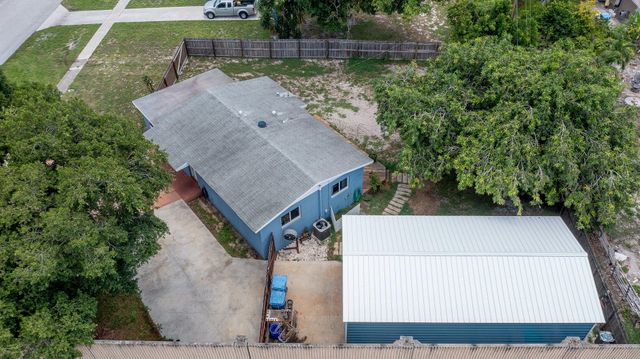 1446 W DREW Street, Lantana, FL 33462