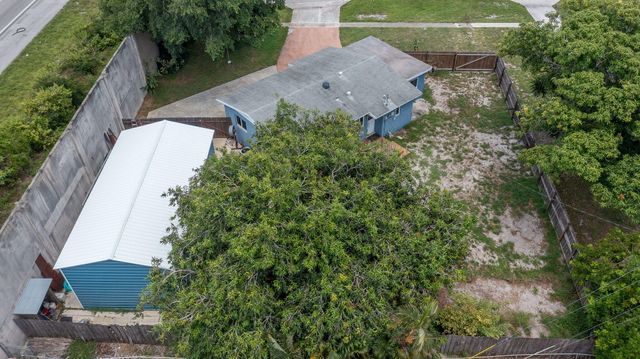 1446 W DREW Street, Lantana, FL 33462